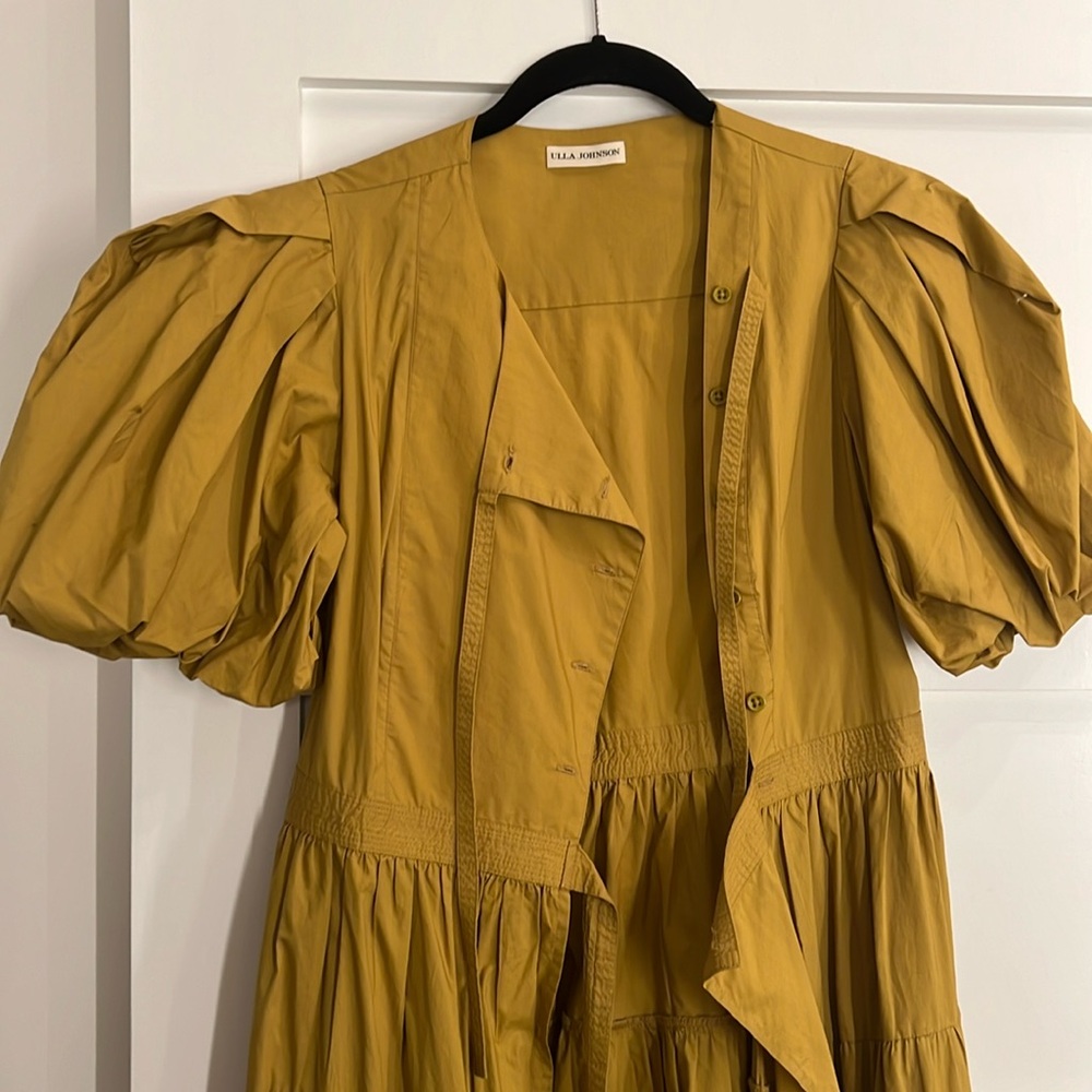 Beautiful ulla Johnson wrap dress!